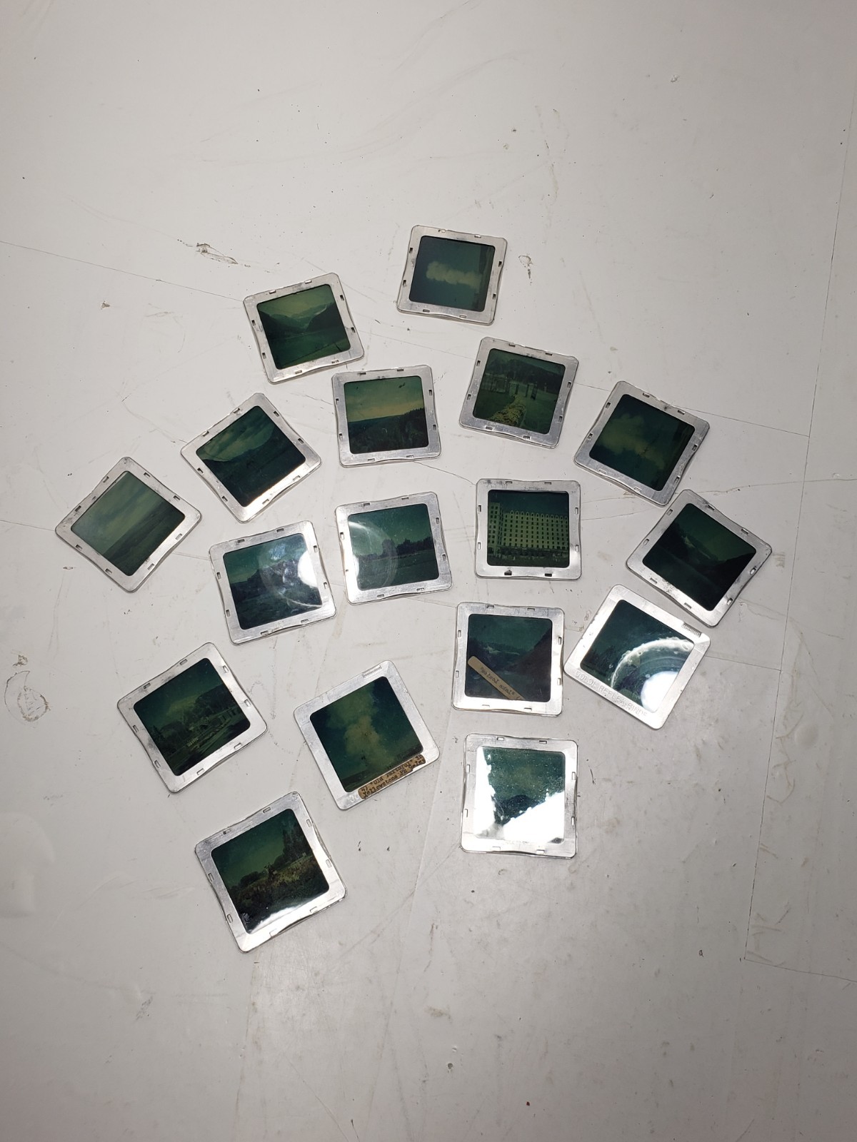 Lot Of 17 Golde Reflex Binder Lake Louse Old Faithful Yellowstone Pre Owned