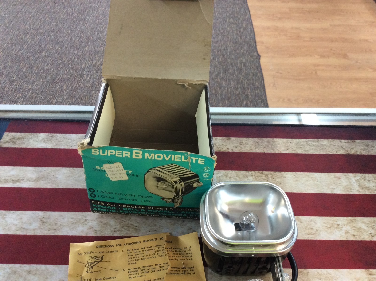 Vintage Hollywood Cameralite Super 8 Movielight Model 709 W/ Original Box Works!