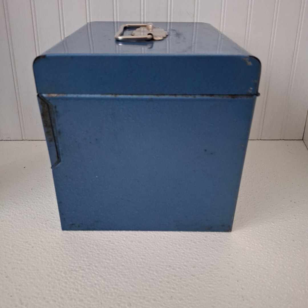 Vintage Metal Blue Logan De Luxe 8mm Movie Reel Chest Box Storage Case – 12 Slot