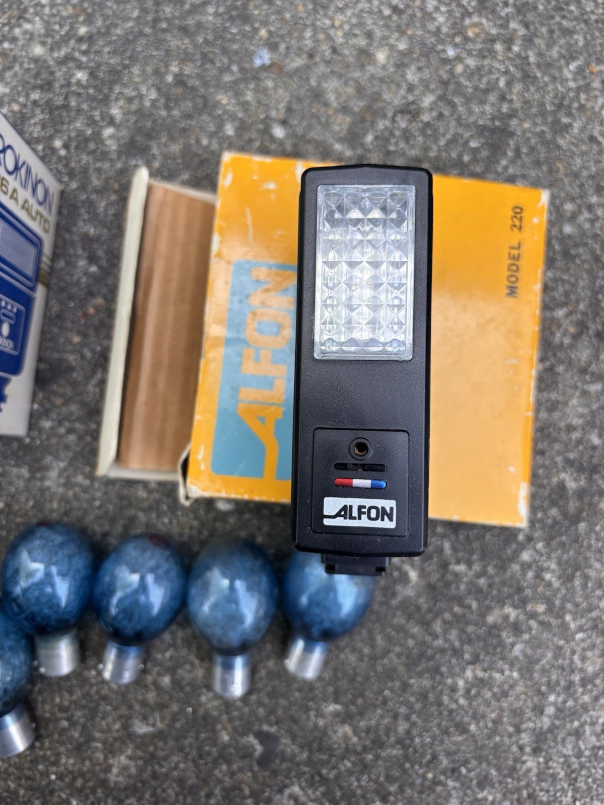 Lot of Vintage Camera Flashes,Bulbs & Accessories – Ansco, Alfon , Rokinon