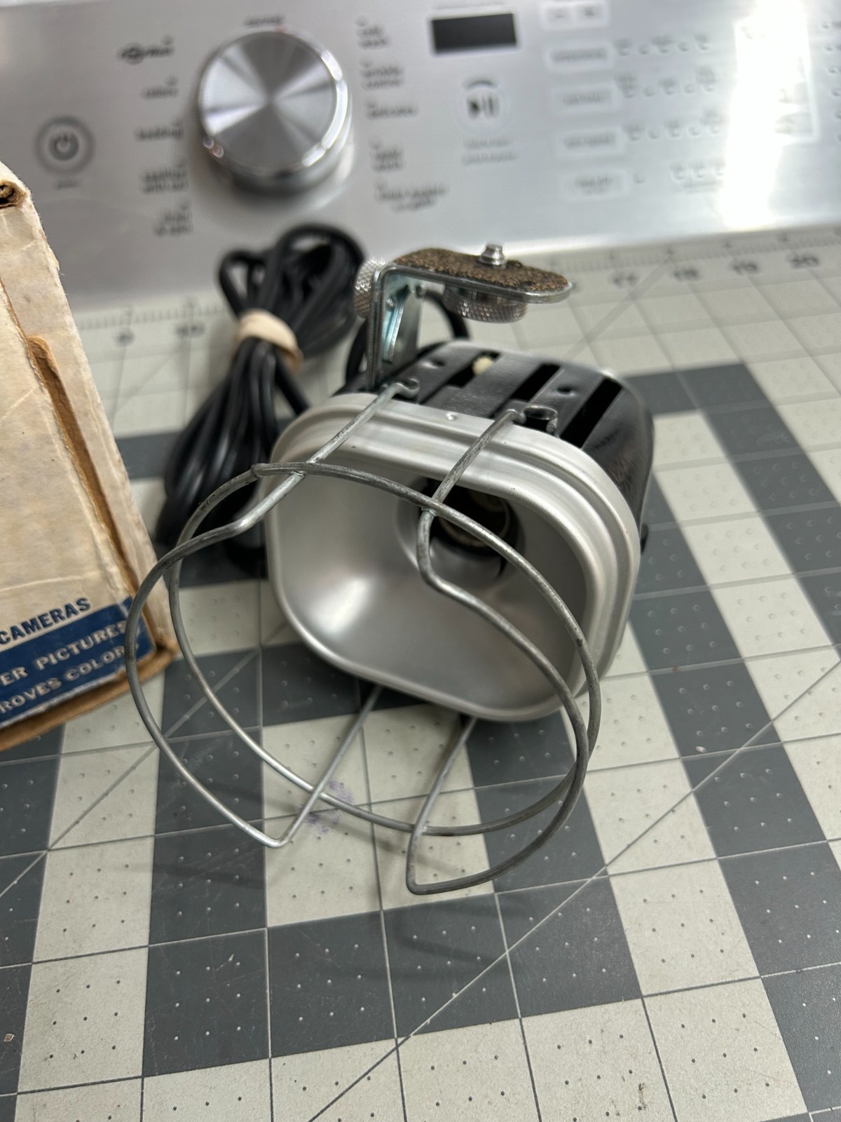 EUC Vintage Acme Movie Video Camera Supplement Light 800 XL-Lite Plug in