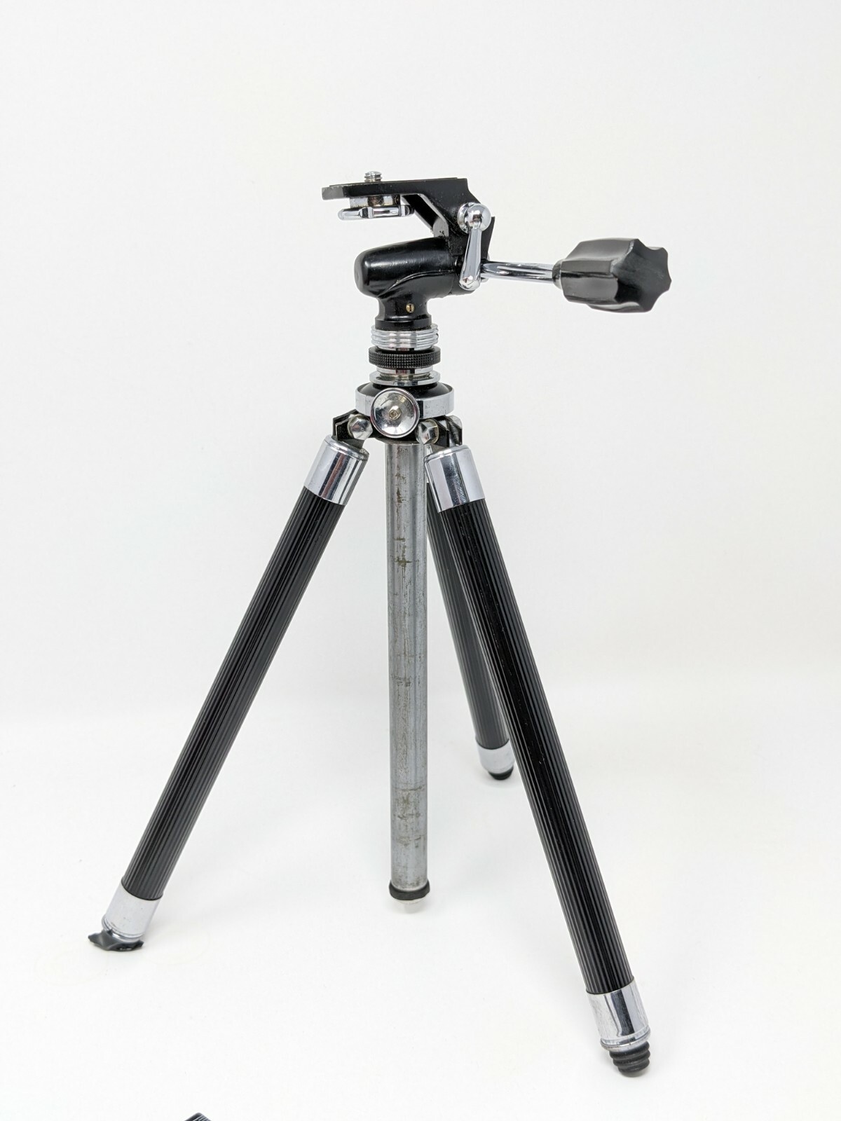 Vintage Adams Compact Tripod 8 Section Elevating Type 67-2145 W/ Carrying Case