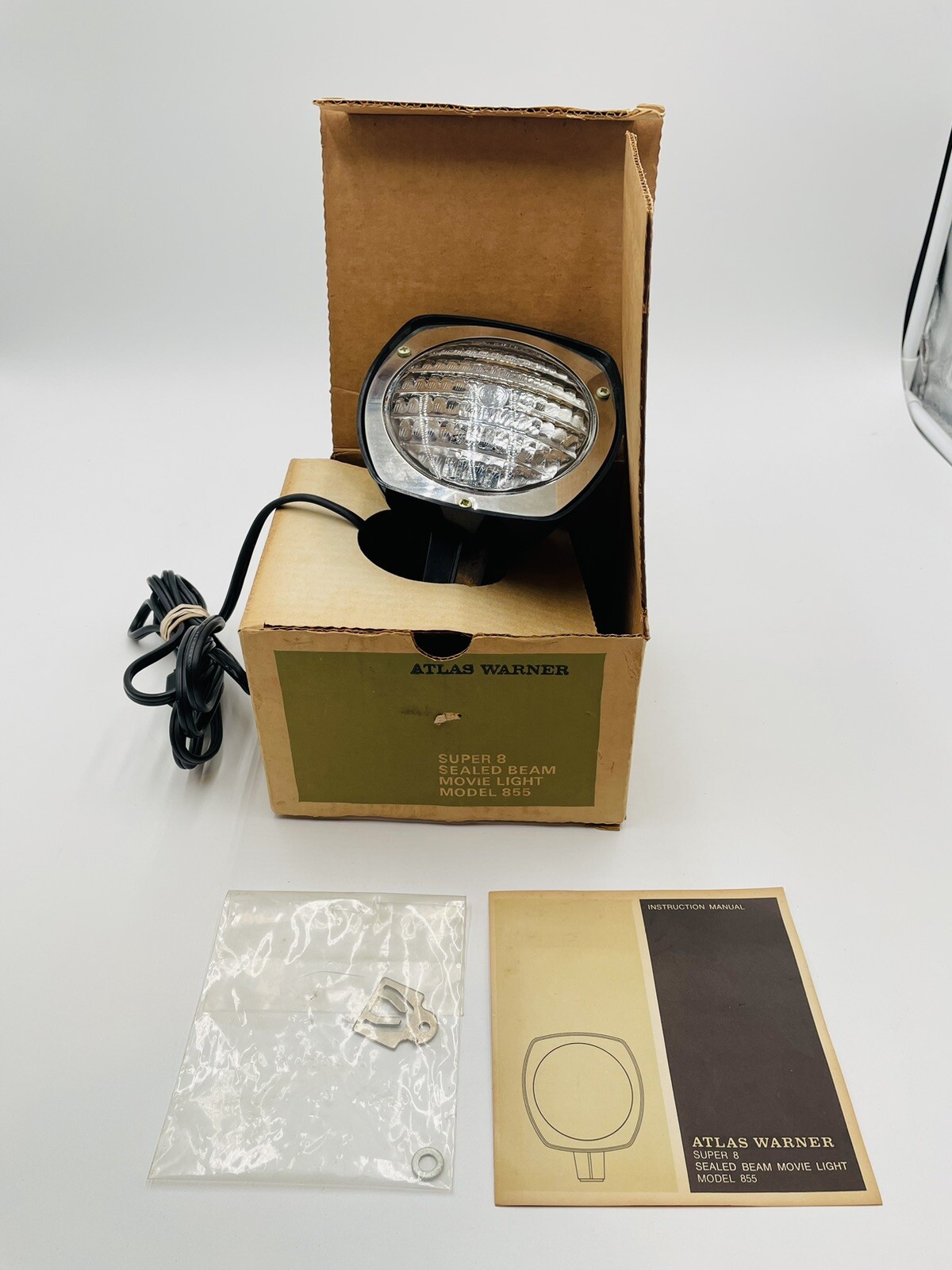 Vintage Atlas Warner Super 8 Movie Sealed Beam Light Model 855 in original box