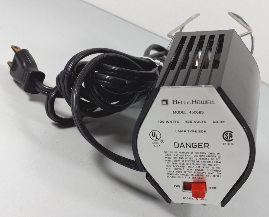 Bell & Howell Camera Lamp Type BDK Model 450685 100 Watts 120 Volts With Box