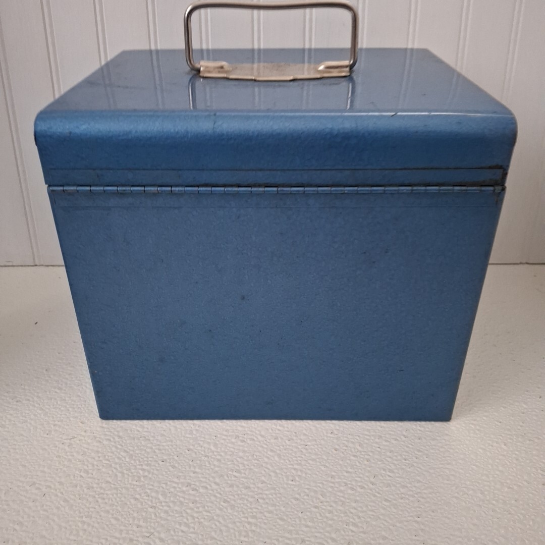 Vintage Metal Blue Logan De Luxe 8mm Movie Reel Chest Box Storage Case – 12 Slot