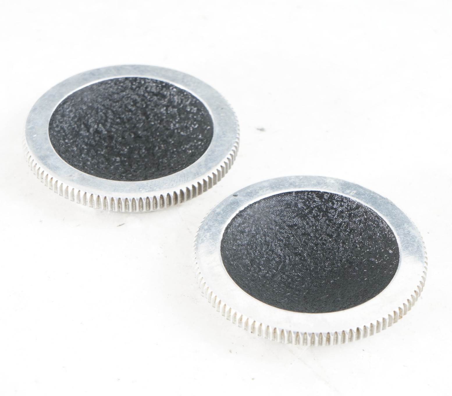 – PAIR OF 2 VINTAGE BOLEX MOVIE CAMERA SCREW-ON C-MOUNT TURRET LENS CAPS