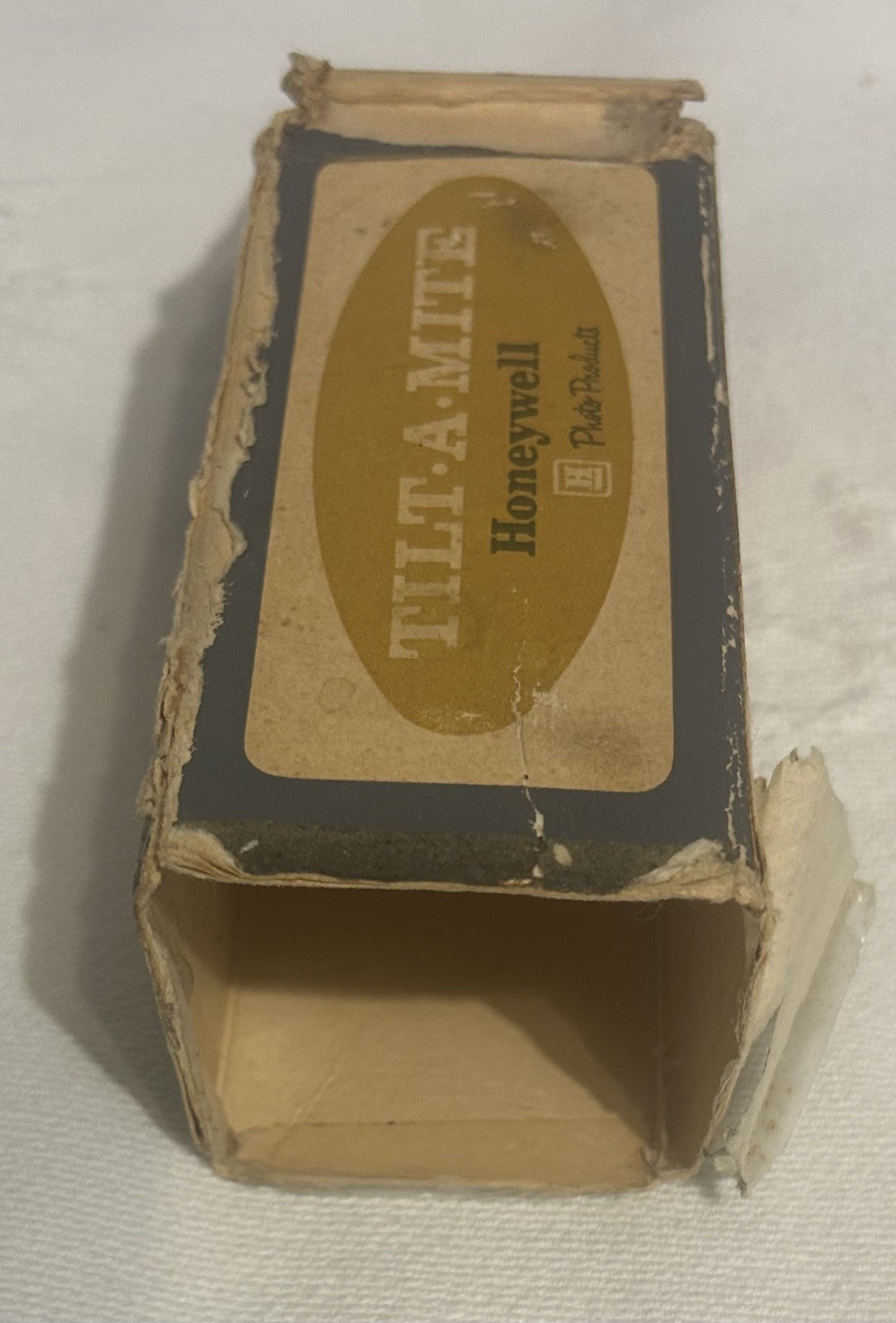 Vintage HONEYWELL TILT-A-MITE FLASH with Vinyl Pouch, Instructions & 7 M2B Bulbs
