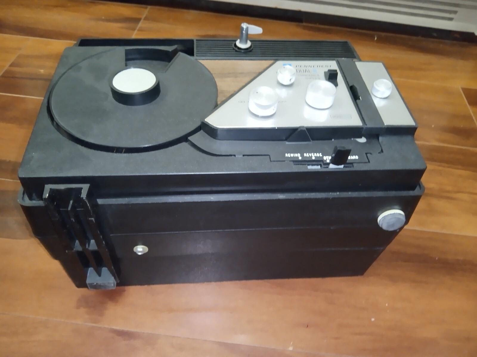 PENNCREST DUAL 8 8mm VINTAGE REEL PLAYER PROJECTOR STANDARD 8 SUPER 8 MODEL C-2