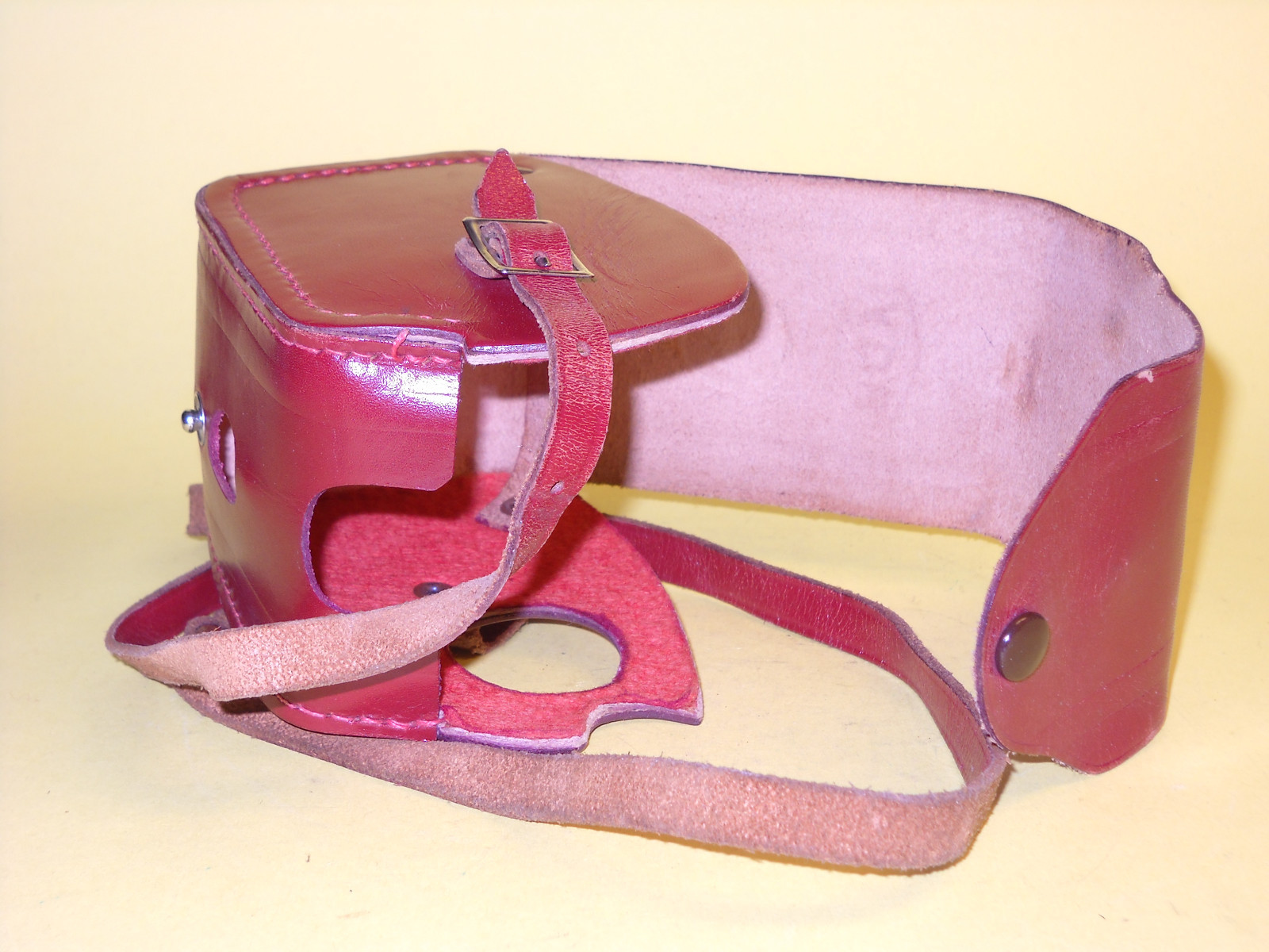 Vintage case in leather for Bilora Boy in very good condition!