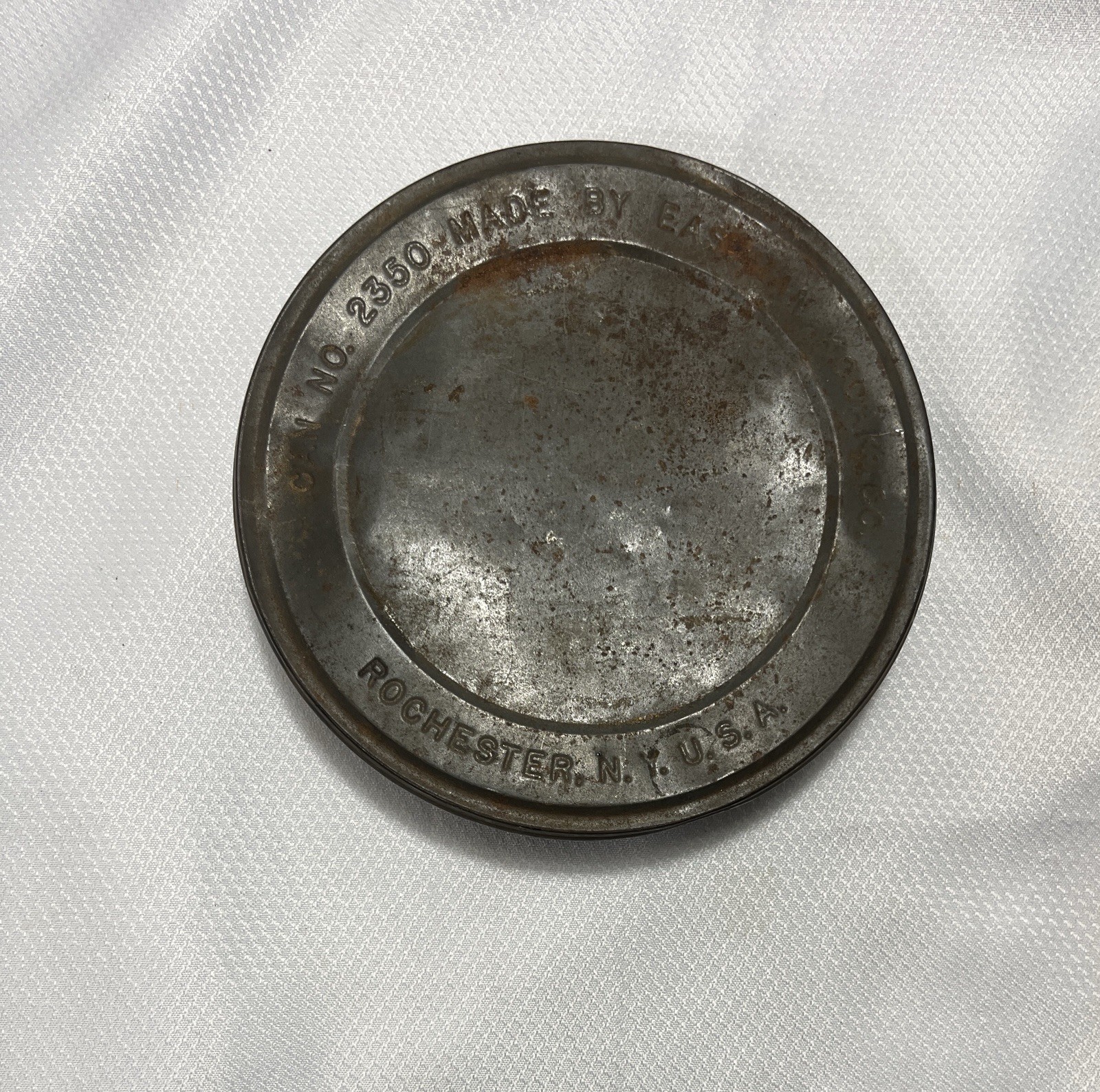 VTG Eastman Kodak 35 mm can No. 2350 No Film￼