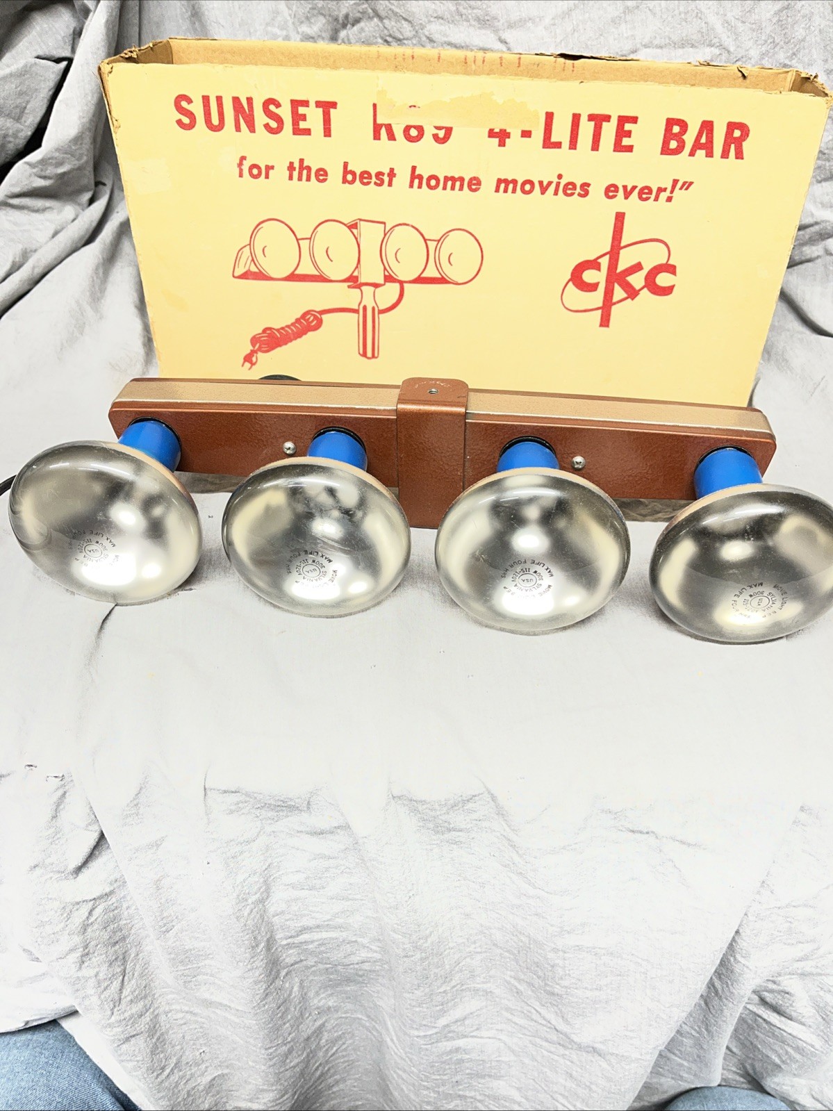 Vintage CKC Sunset K89 Home Movie Light Bar with Four Bulbs