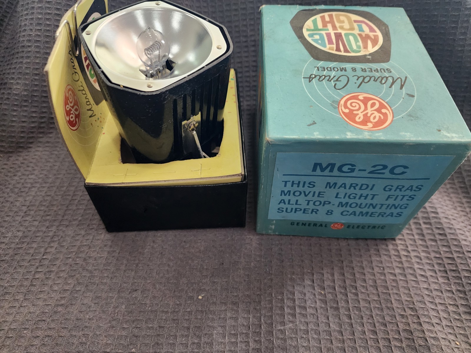 GE Mardi Gras Movie Light Super 8 Model w/ Box Vintage Works!