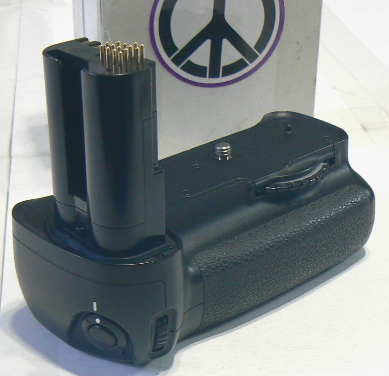 Nikon MB-D200 Multi Power Battery Pack Grip CC