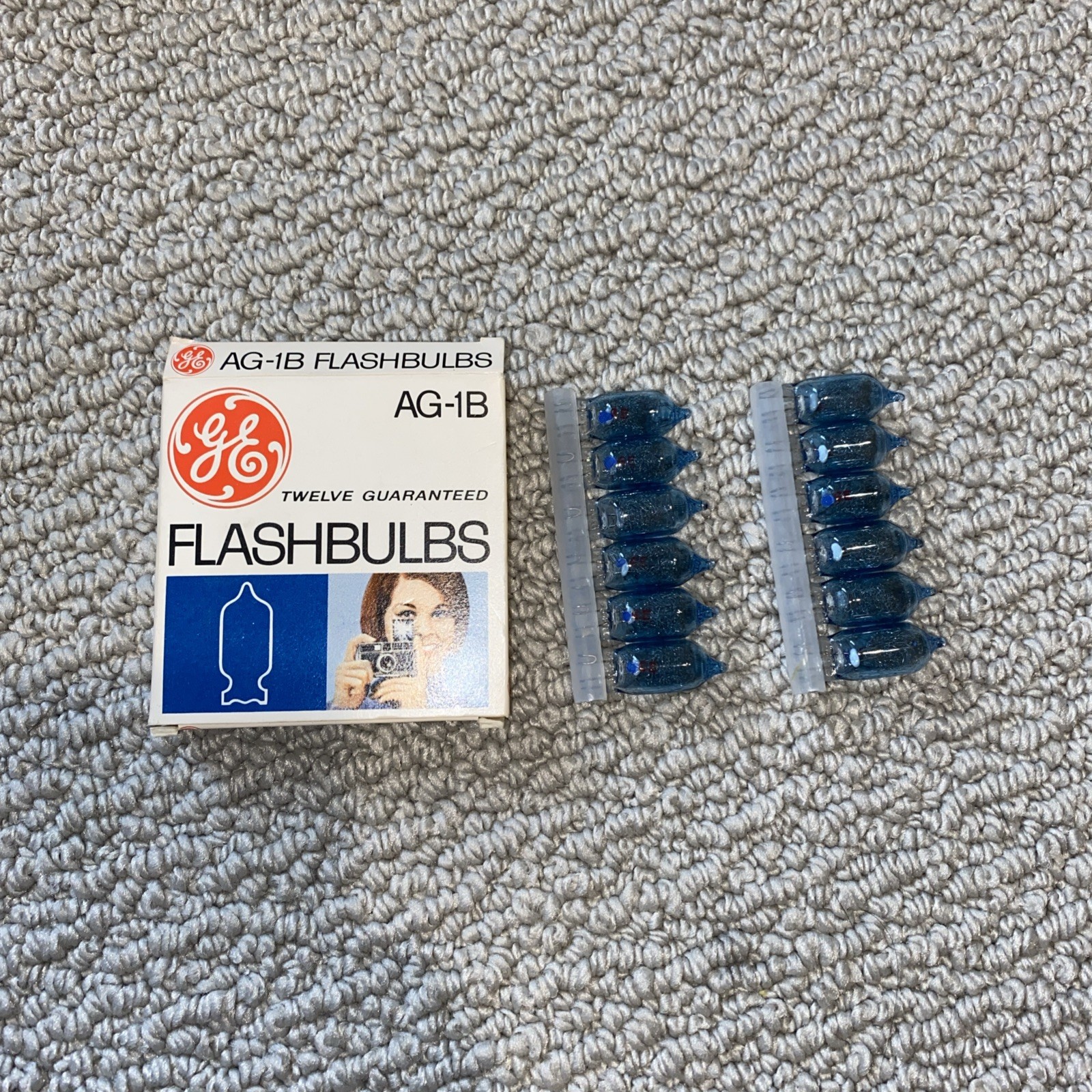 EX++ GE Flashbulbs AG-1B 12 Pack Made In USA Photography Blue NOS analog flash