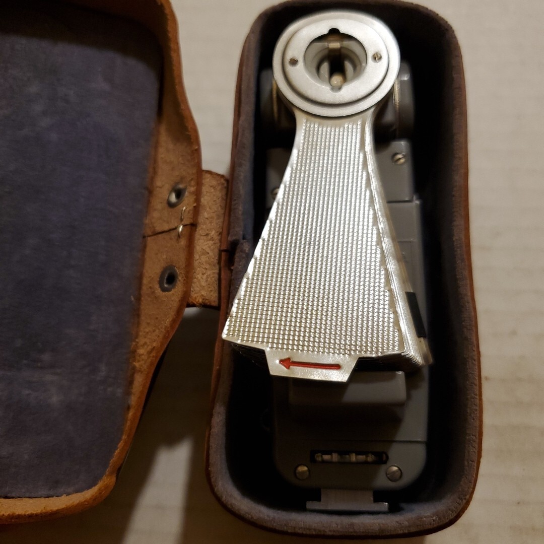 Accura Bouncemaster Camera Flash Circular With Snap Case Untested Vtg.