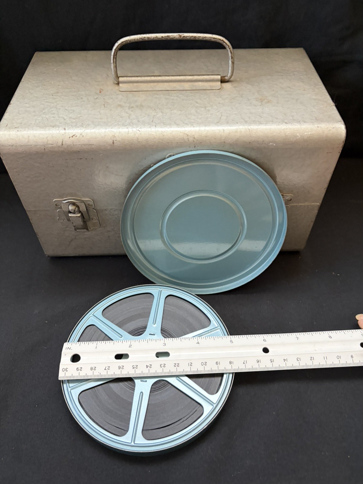 Vtg. 8mm Film Brumberger Metal Carrying Case Holds 5 in Reels + 1 home movie