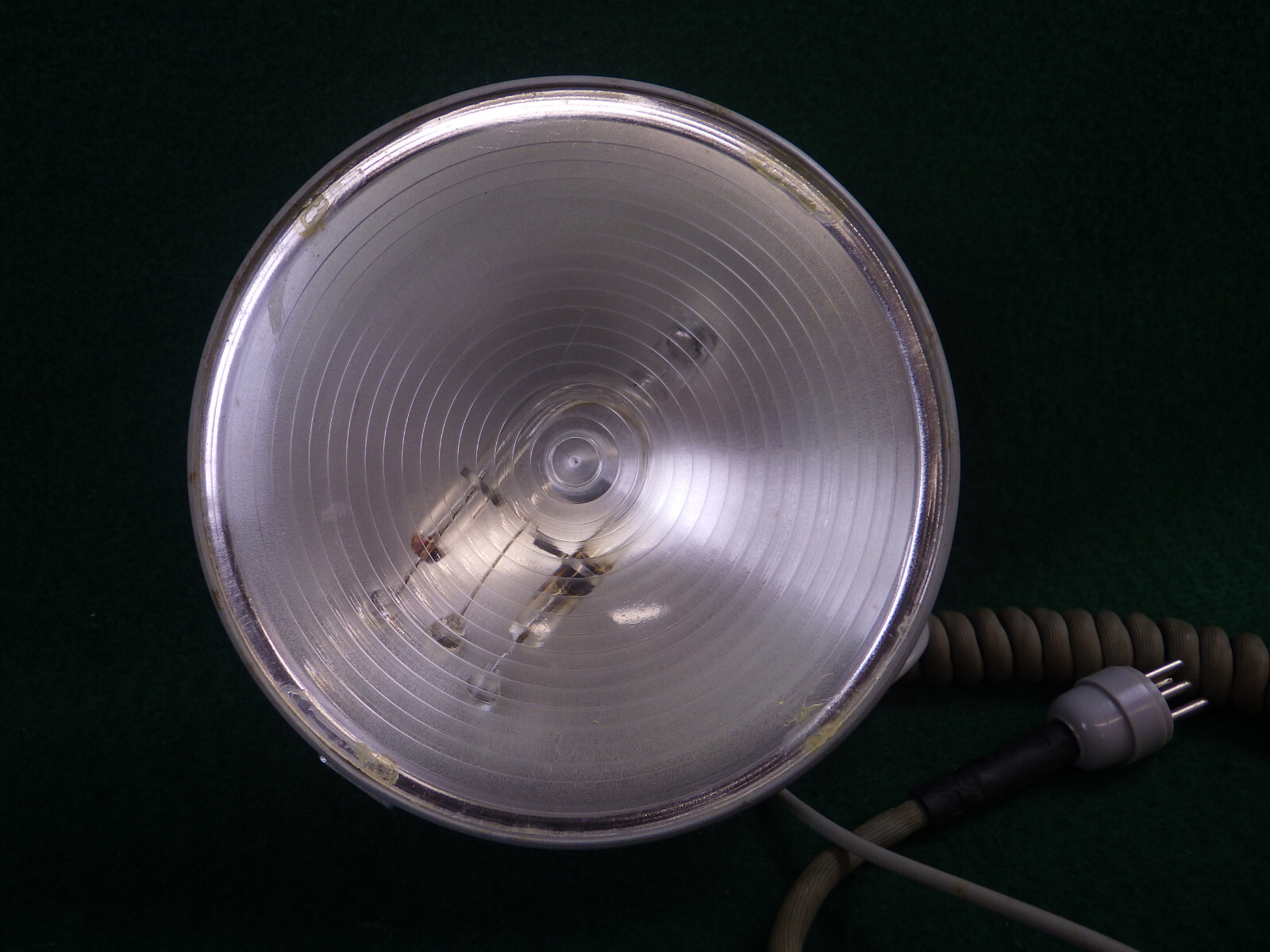 Vintage Minicam Speedlight 100 camera strobe/flash PARTS 5″ dia 1970s