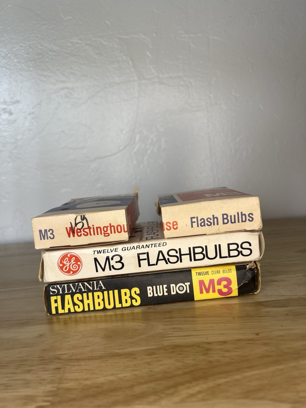 vintage m3 flashbulbs GE Sylvania Westinghouse 36 bulbs 1 bluedot kodachrome NOS