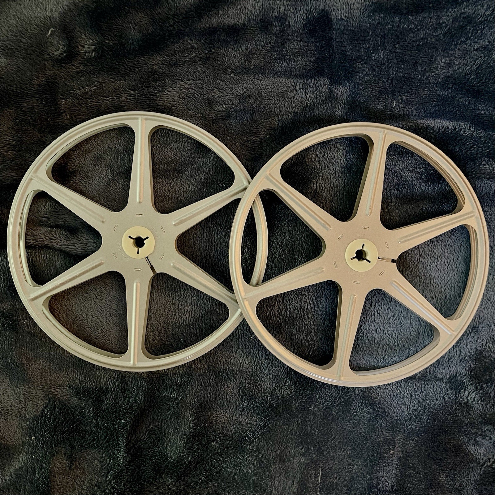 LOT OF 2 SCHERER 8mm film can 400 feet With Reels Good Condition