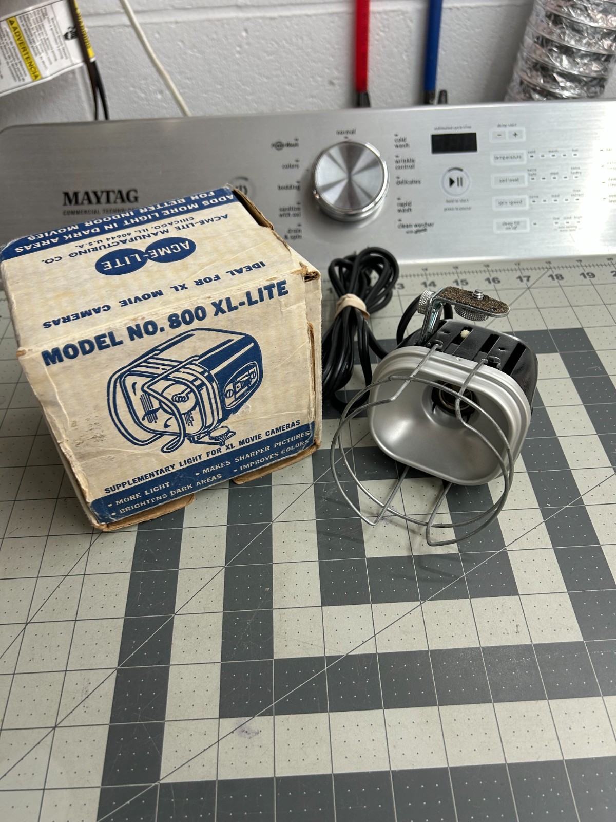 EUC Vintage Acme Movie Video Camera Supplement Light 800 XL-Lite Plug in