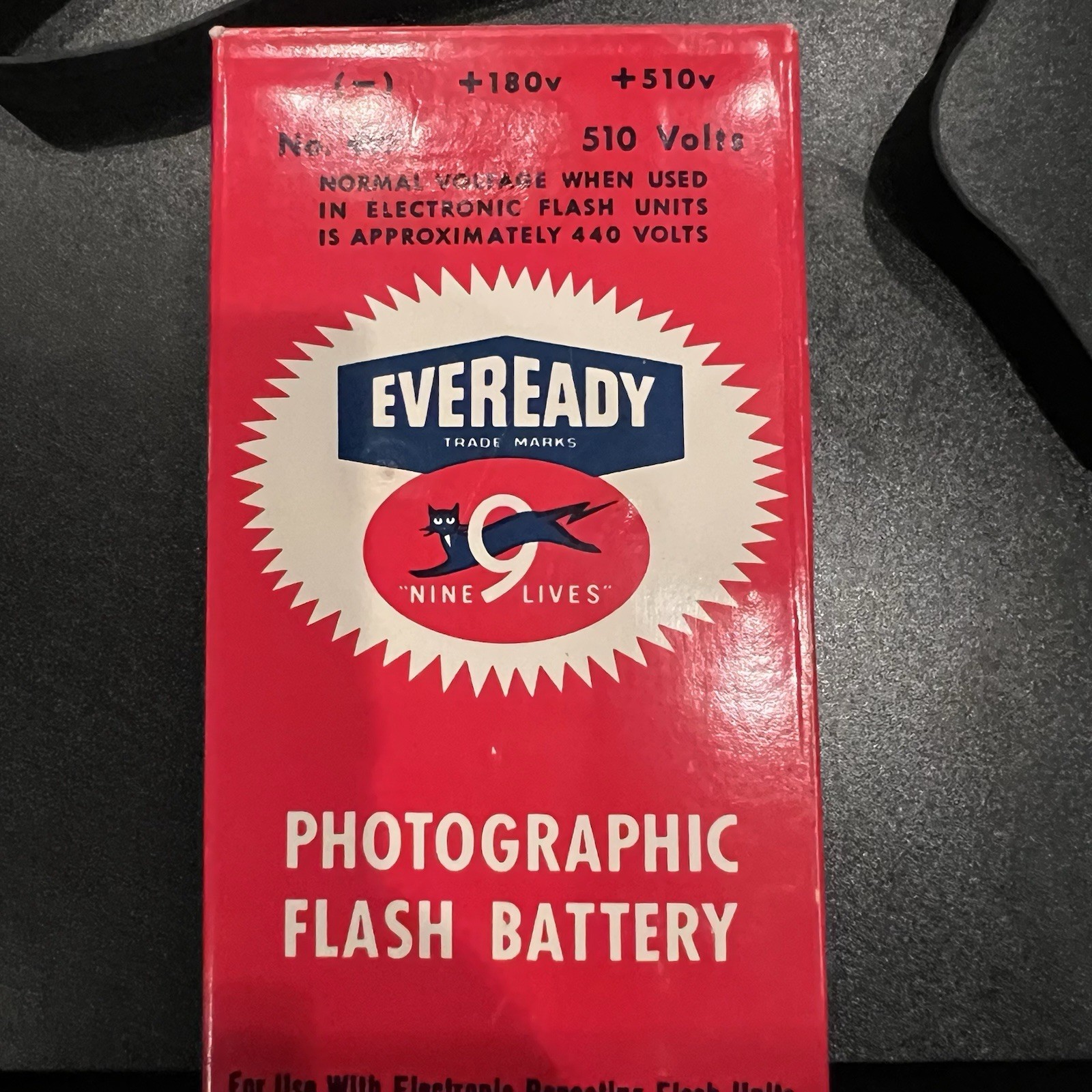 Vintage Eveready 9 Volt Black Cat Battery For Camera Flash Carrying Case