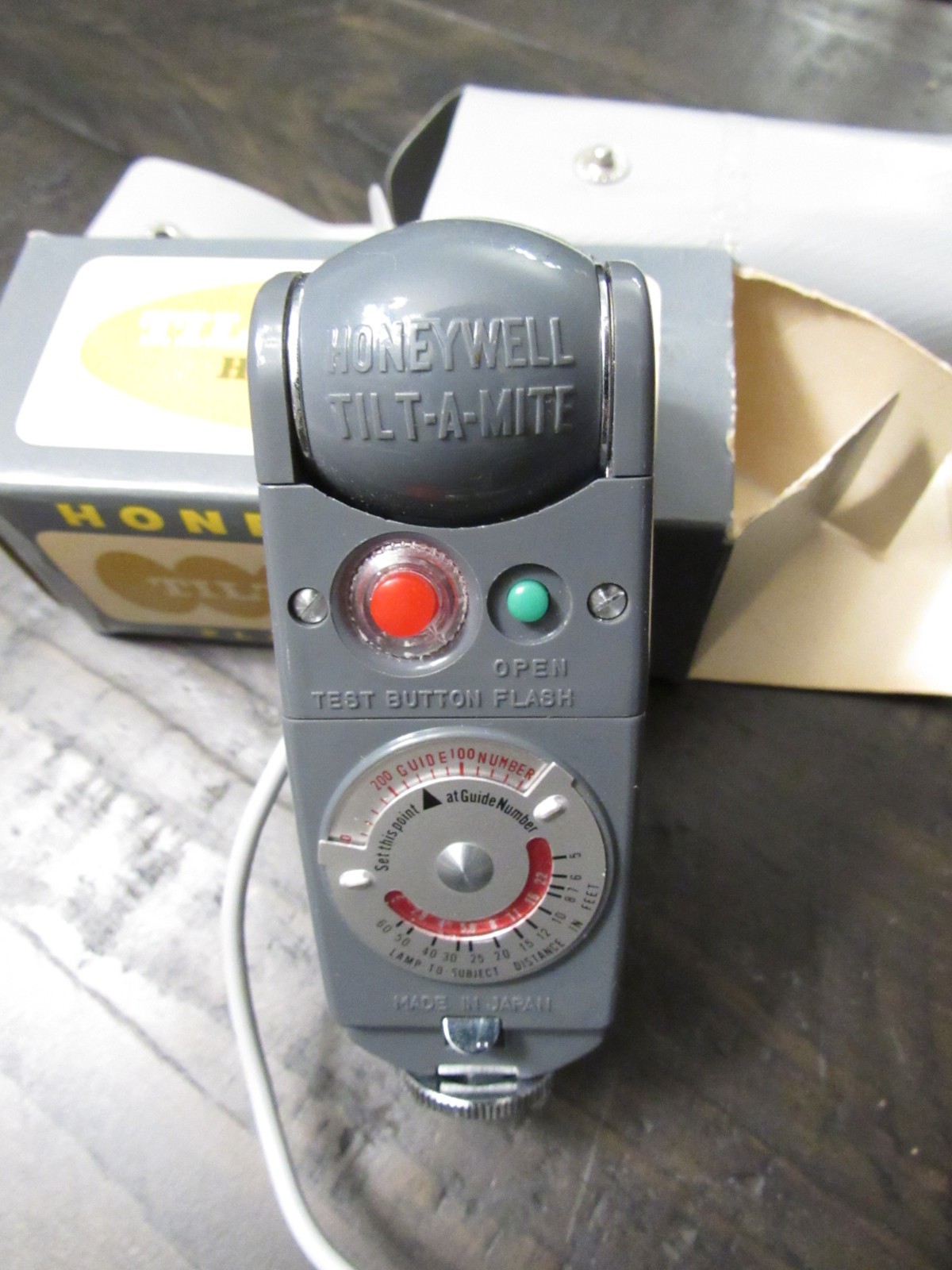 HONEYWELL TILT-A-MITE Camera Flash Unit Collapsible Fan Style w/ Case And Box