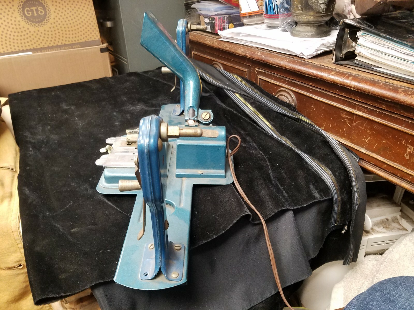 Vintage MANSFIELD Lighted 8mm Film Editor w/ Instructions 18″ Long
