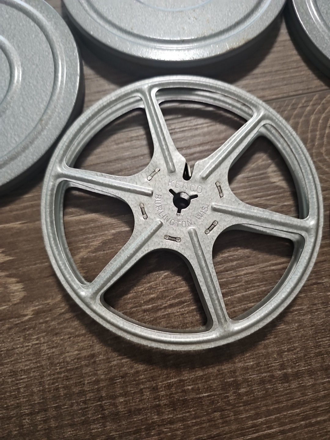 8mm 5″ Matching Silver Metal Film Reels With Storage Cans