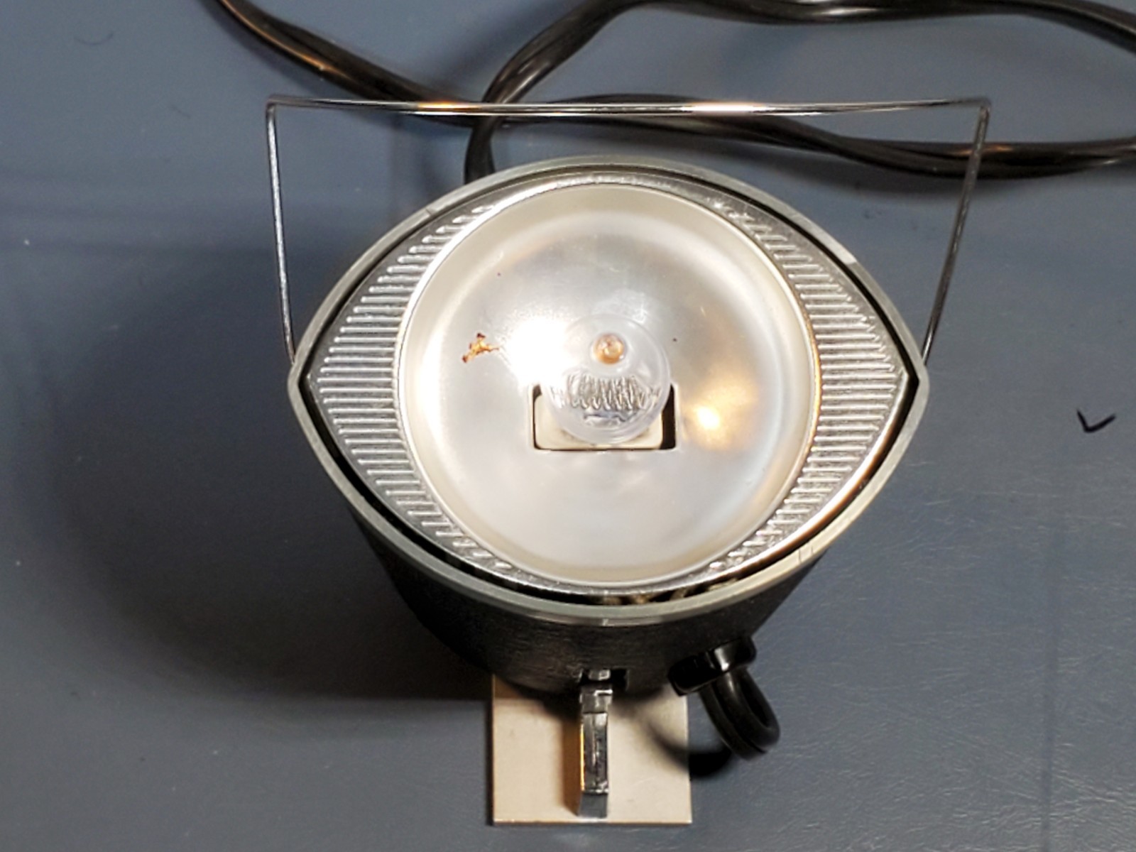 Vintage Atlas – Warner Bright Eye Spot Flood Light – Works