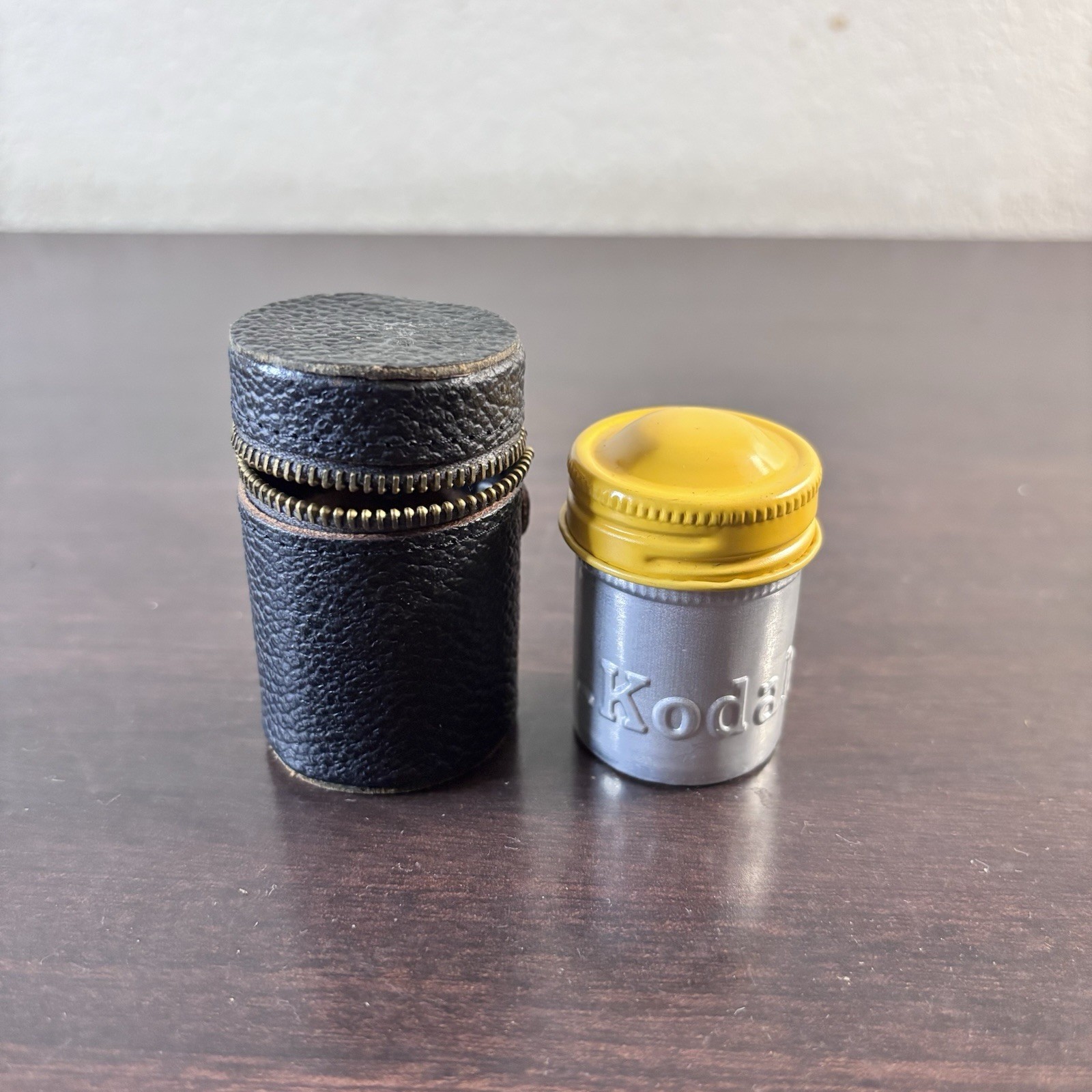 10 Vintage Metal Film Canisters Container Multi-Color Cap w/35mm Film *NOTES*