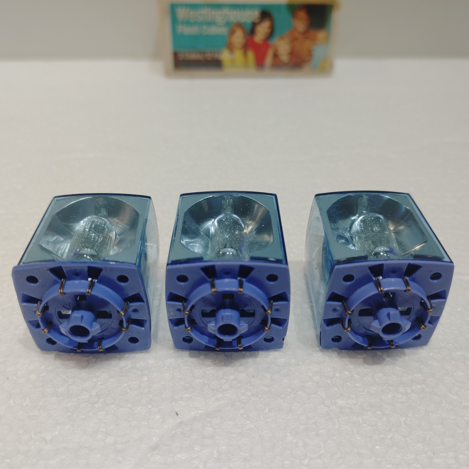 NOS ~ Vintage WESTINGHOUSE Flash Cubes ~ Box of 3 Cubes ~ 12 Flashes ~ Bulbs