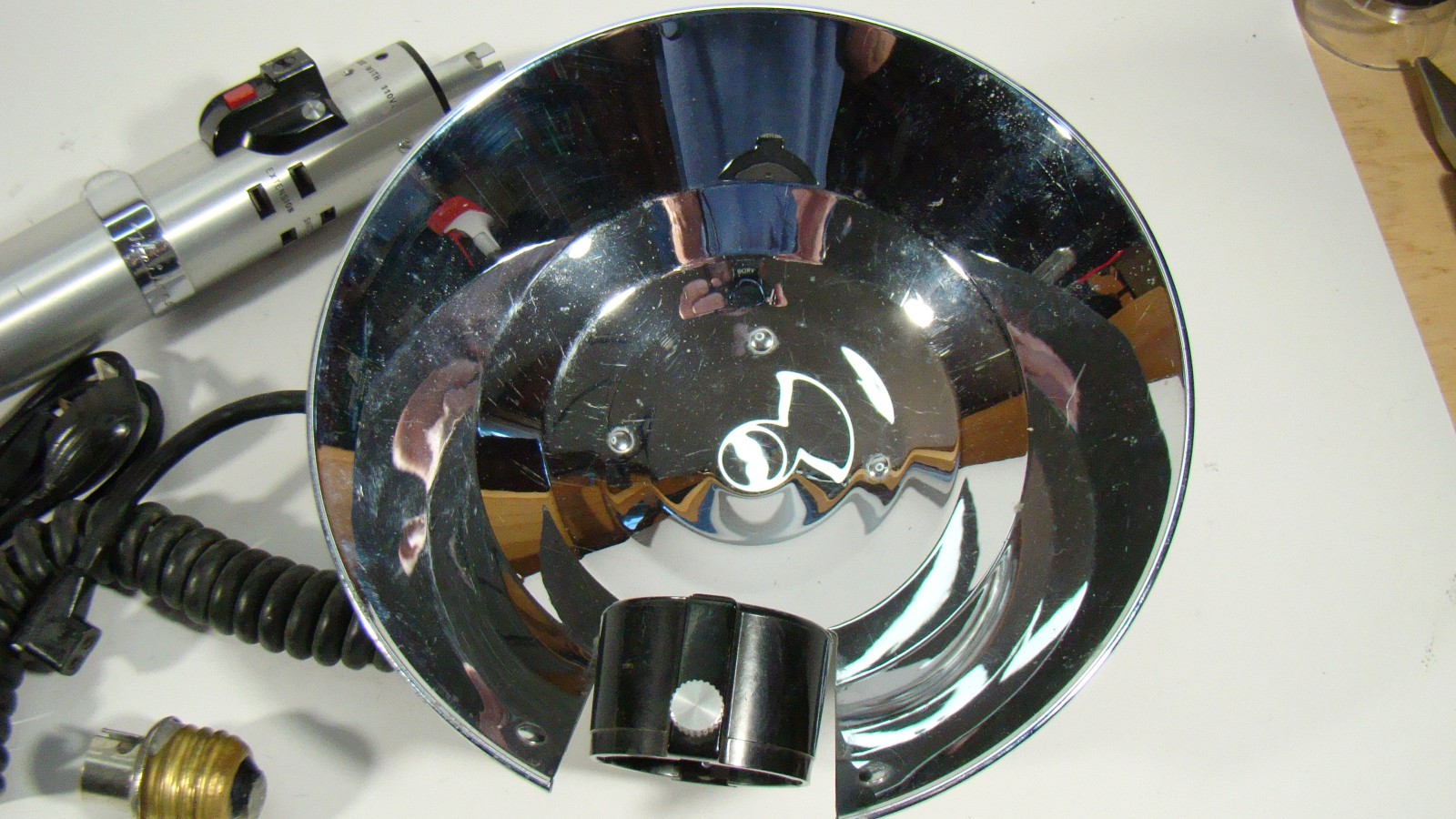 Graflex No. 2773 3-cell flash, reflector, clamps,cords-untested-beautiful shape