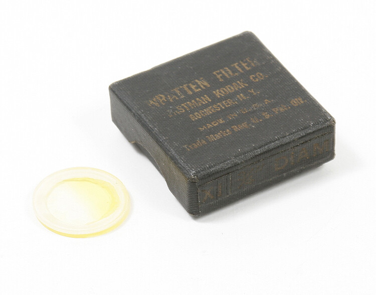 KODAK WRATTEN YELLOW FILTER 3/4 IN, IN BOX/135229
