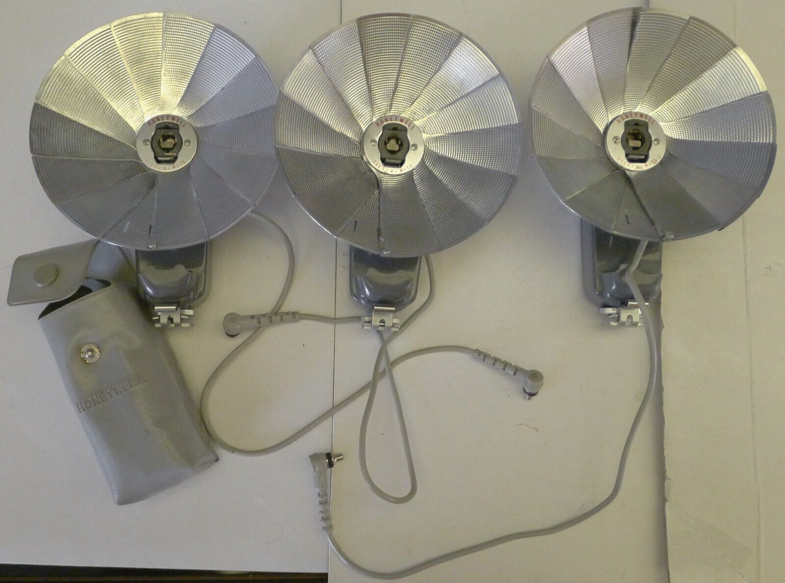 Honeywell Tilt-A-Mite Cold Shoe Fan Flash Unit Collapsible – Lot of 3 – Japan