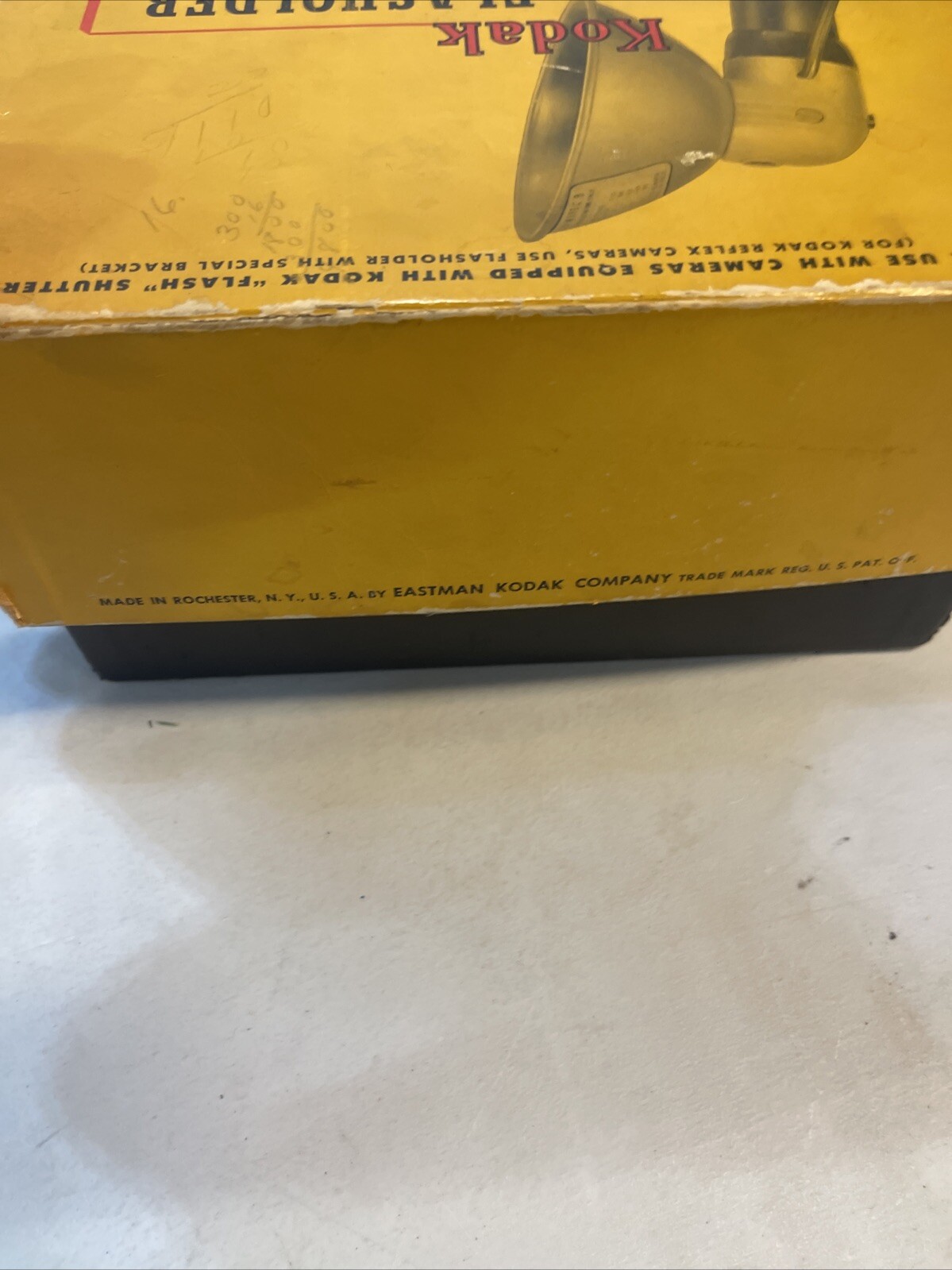 VINTAGE | Kodak Flasholder Model B Original Box Bulb extra Bulbs