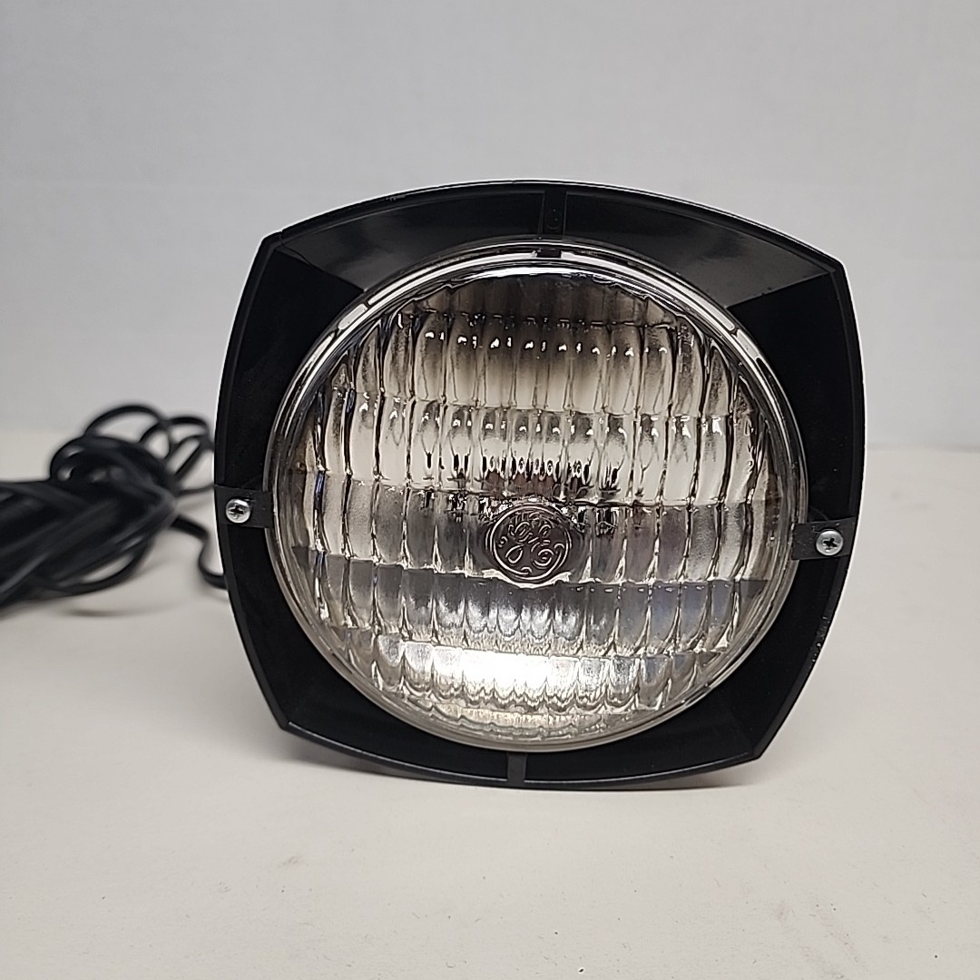 Vintage Mobilite K-5 Fits Super 8 Camera Movie Light