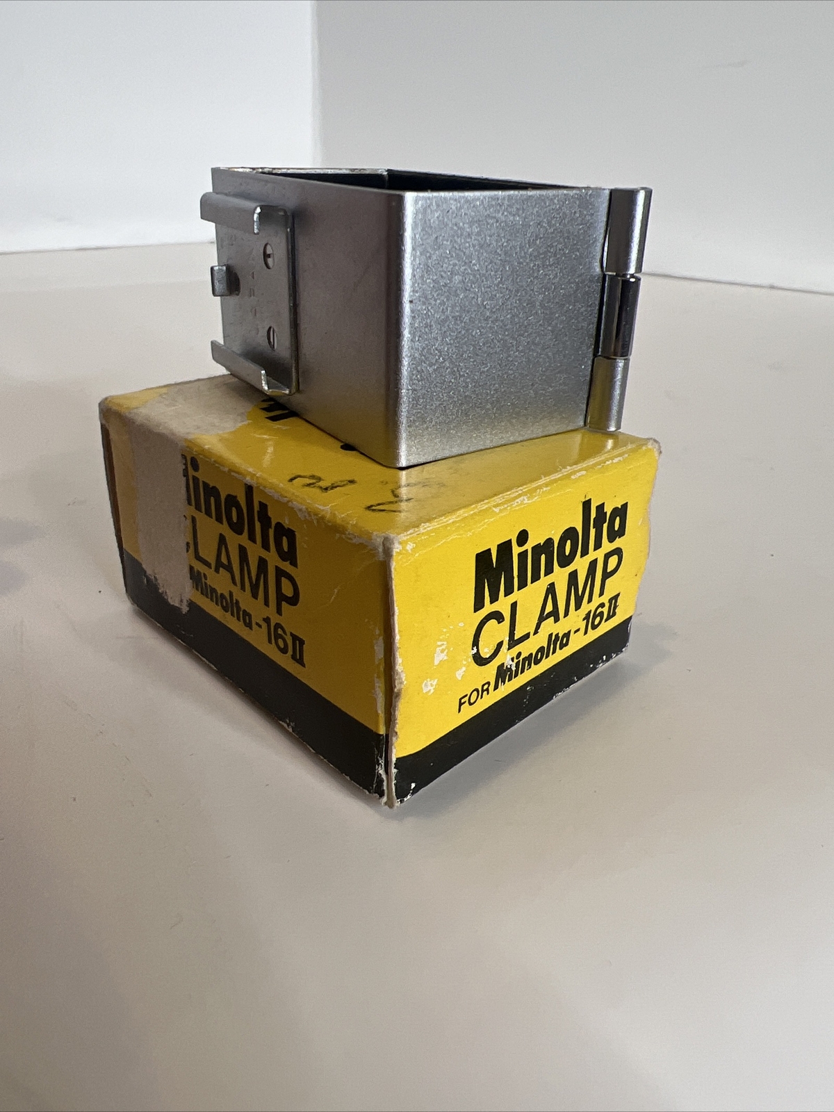 Genuine Minolta Accessory Tripod Shoe Clamp for Minolta 16 P, EE & EE II -Japan