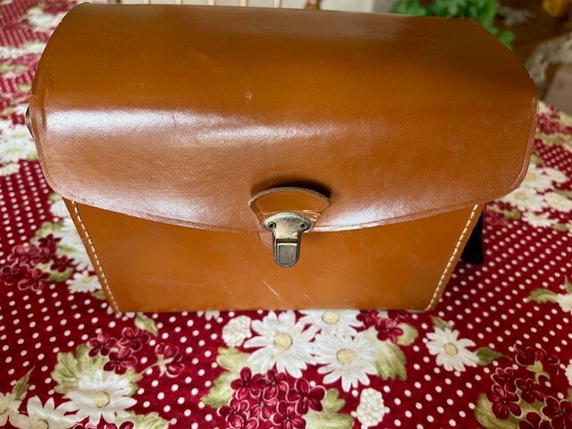 Vtg KODAK Camera Flash Holder -w Ext.–LEATHER Case-BULBS-Film Canisters
