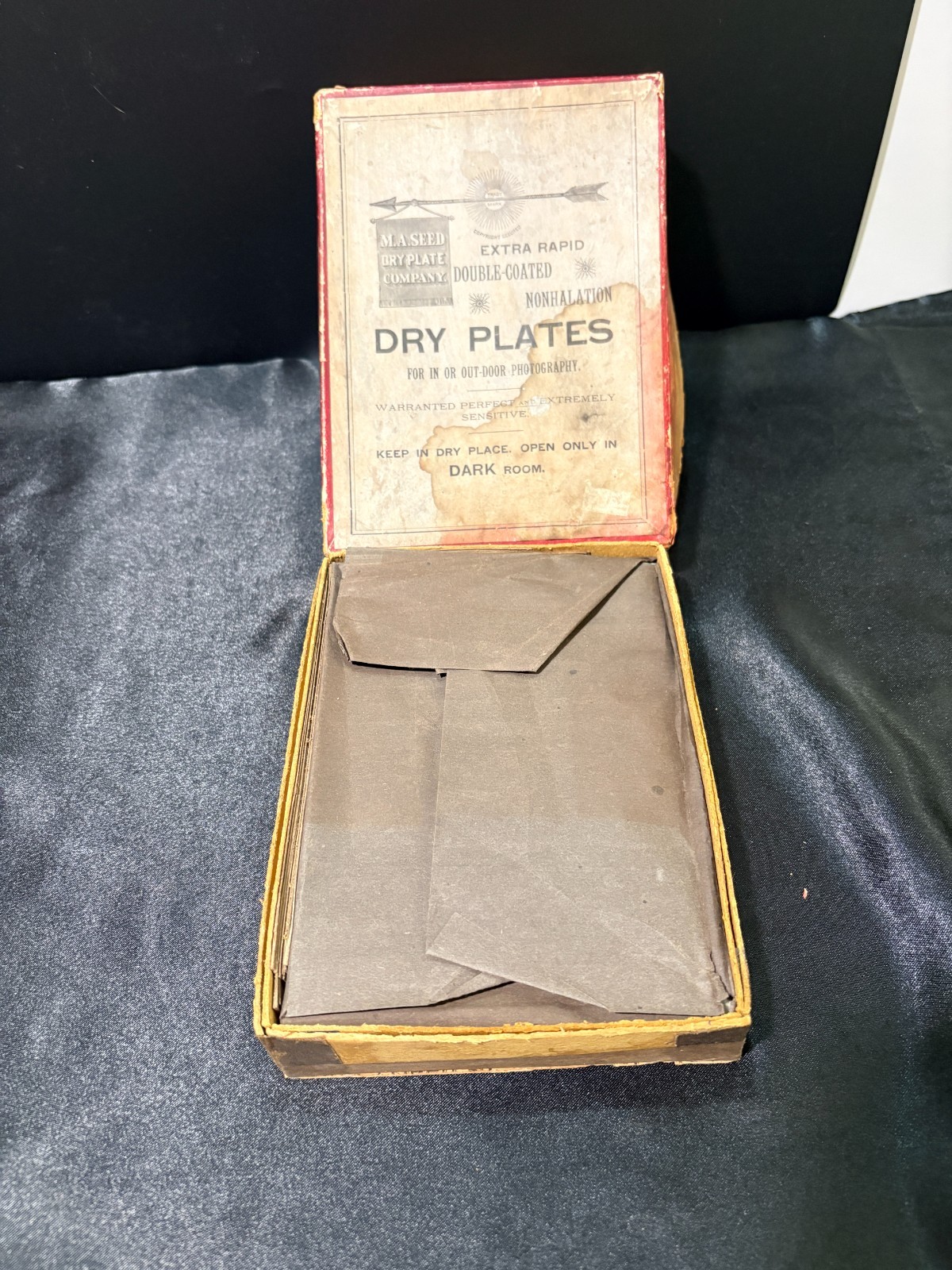 Antique M.A. Seed Dry Plate Co Glass Plate Box Original Sleeves c1900 Untested