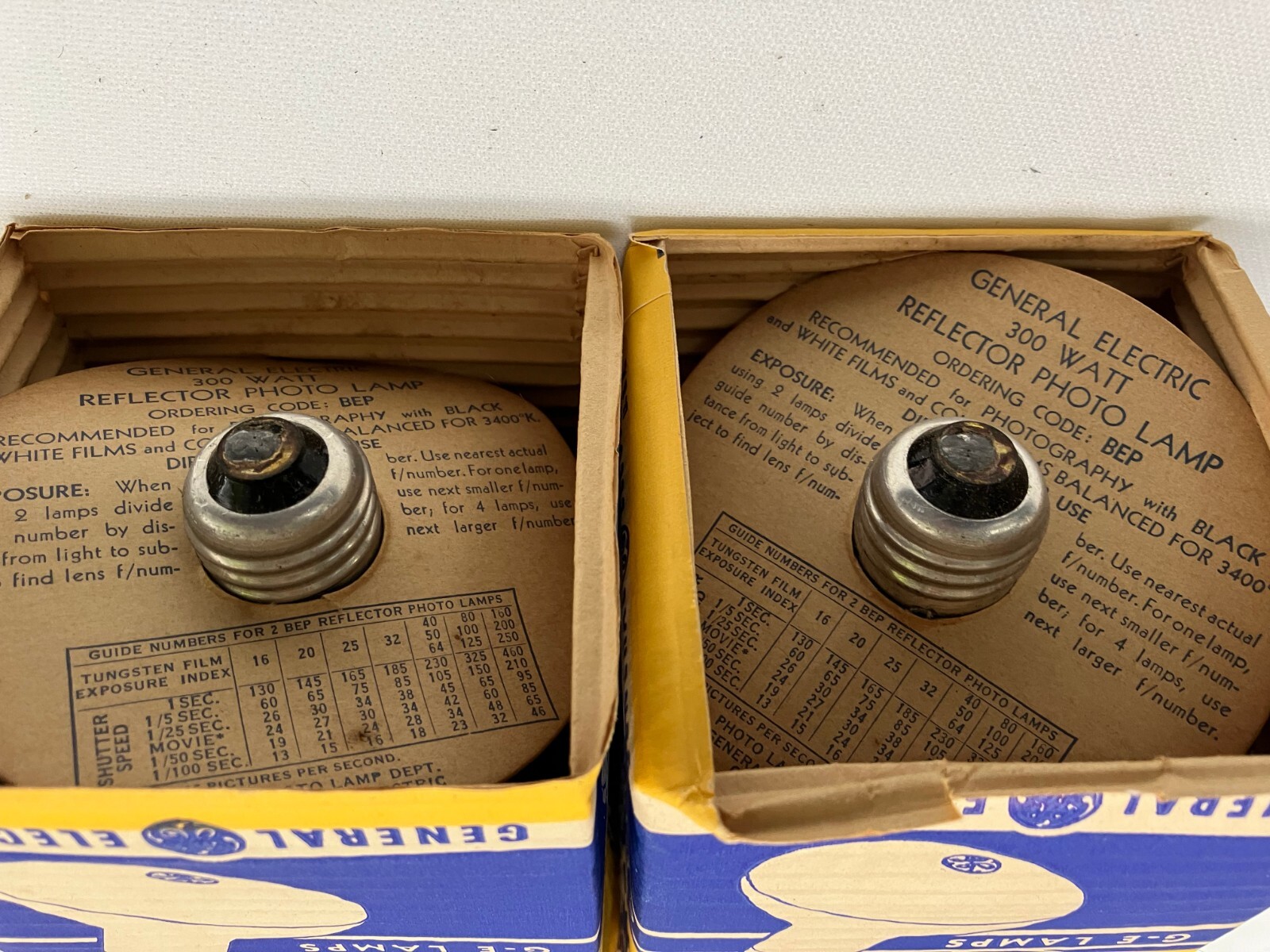 Vintage GE Movie Bar Lights 300 Watt Original Box Untested
