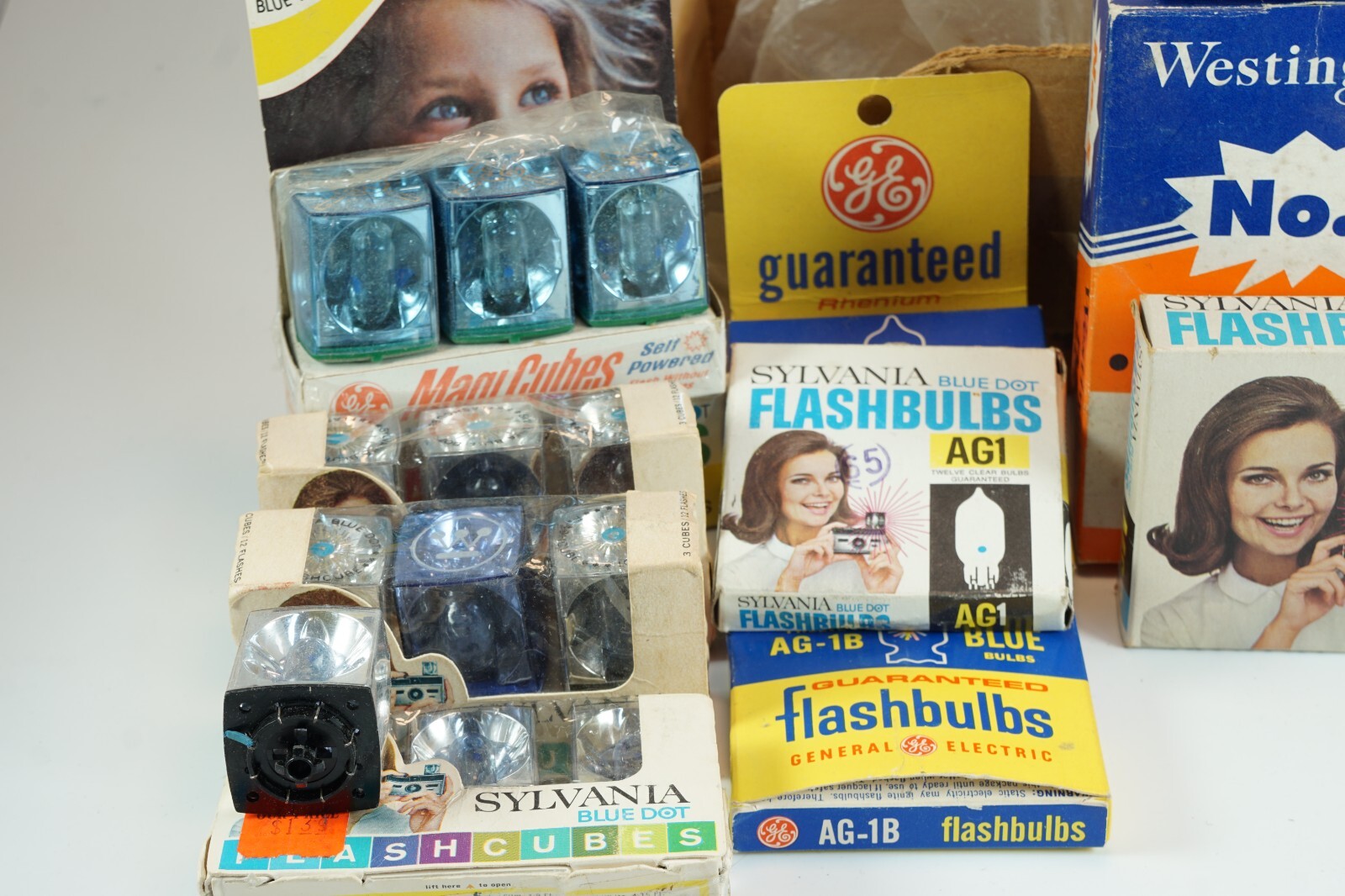 Misc Flashbulbs Westinghouse NO. 5 AG1 M2B CUBES etc. Old Stock Vintage Lot