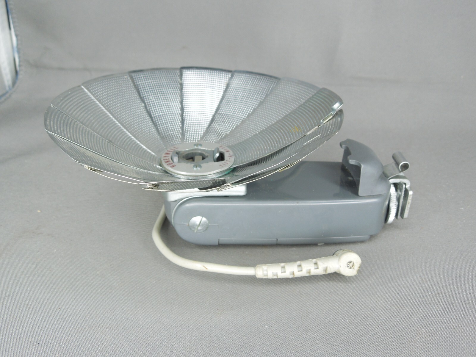 Vintage Honeywell Tilt-A-Mite Camera Equipment Flash Collapsible Fan w/ Case Jap