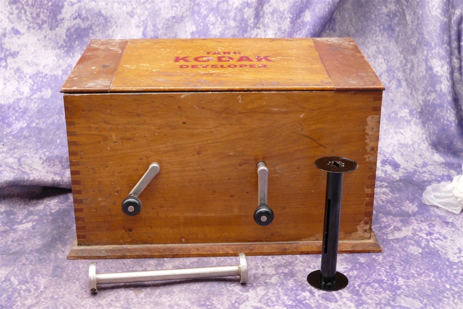 Vintage Kodak Wooden Developer Film Tank 3 1/2″ Model B Dovetail Joints