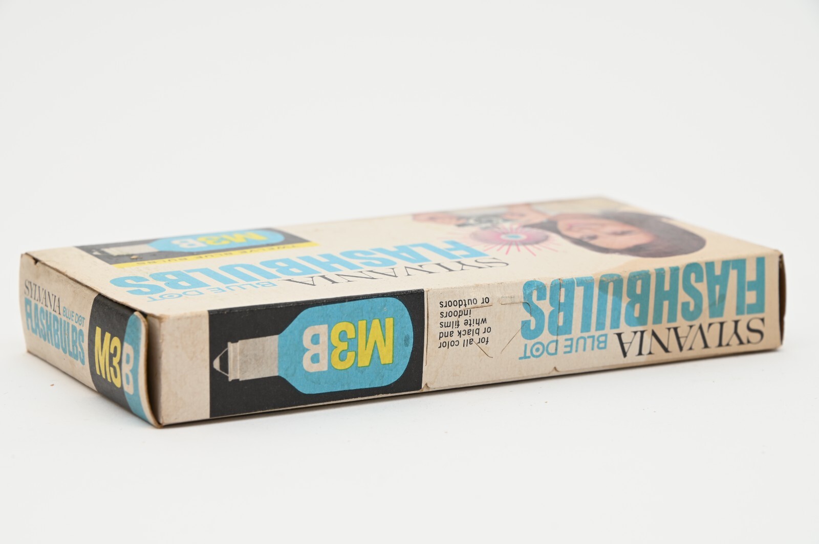12-pack Vintage Sylvania Blue Dot Flashbulbs M3B with Original Packaging