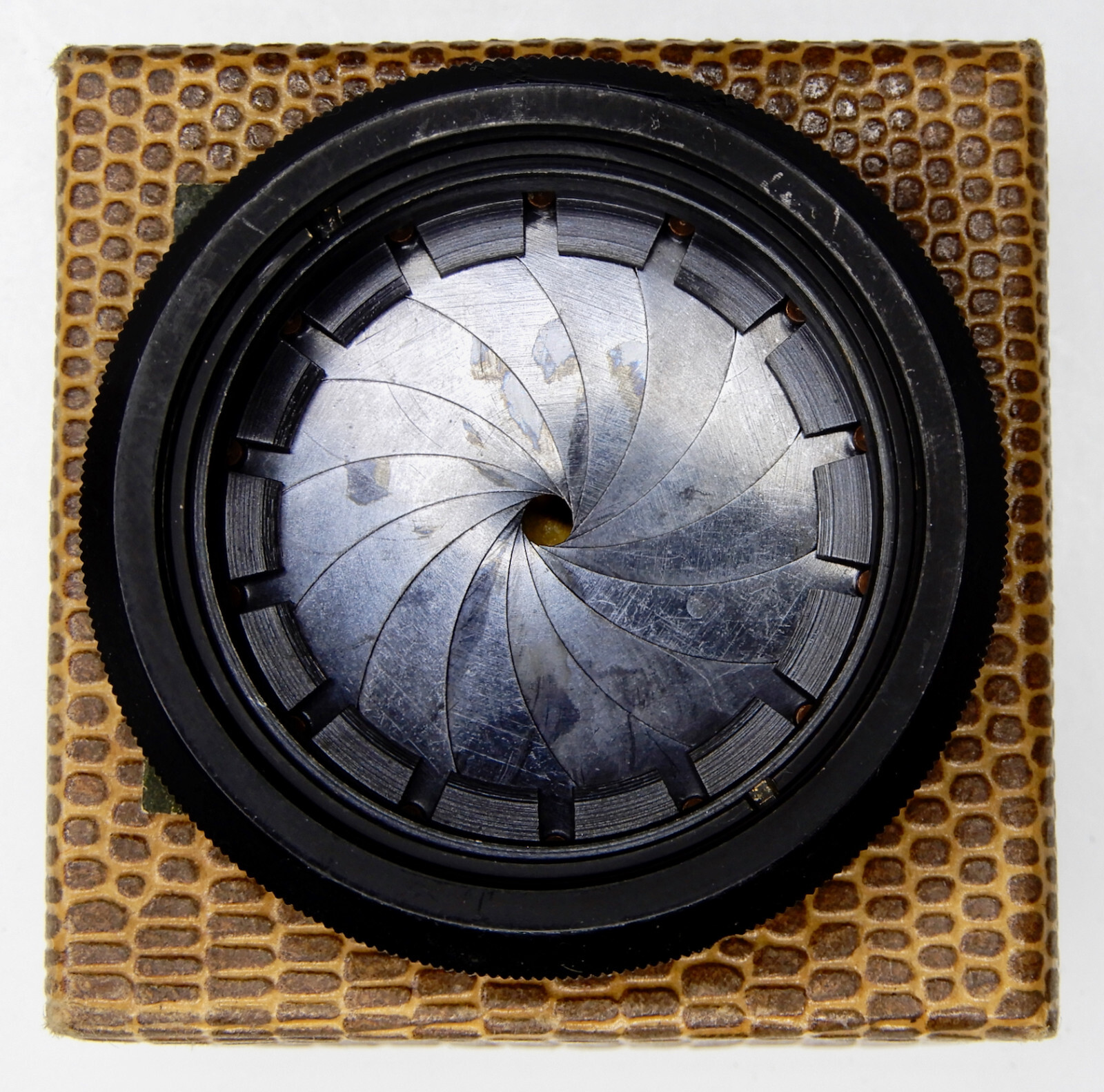 Dallmeyer Iris Diaphragm No.33 B with aperture ring ………. LN w/Box