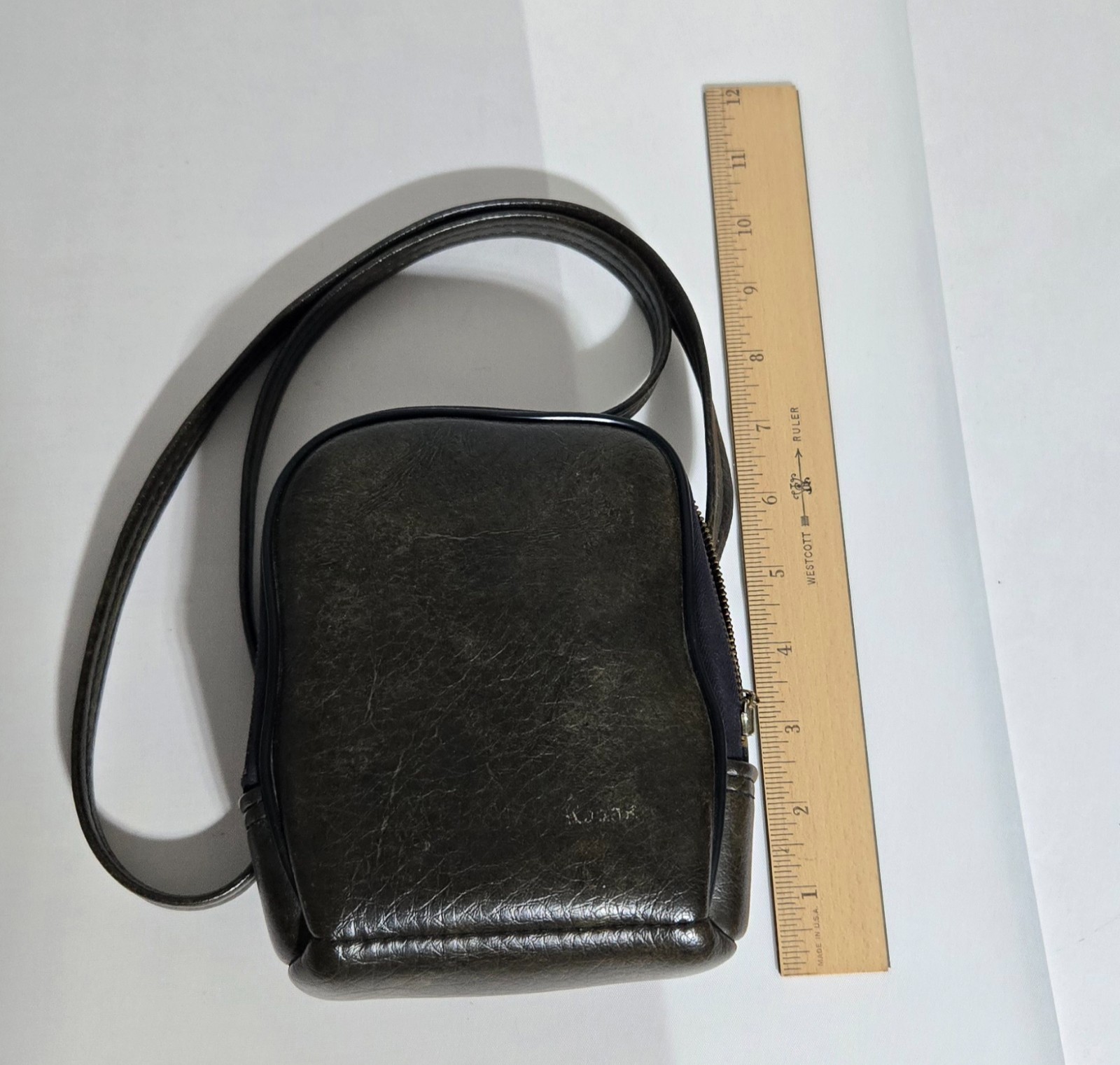 VINTAGE Kodak 5″x6″ Camera Crossbody Bag (Brown) Soft Interior Zipper Closure