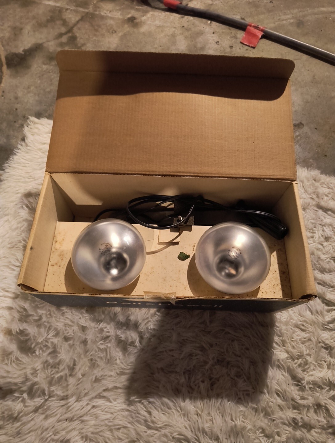 Vintage Bell & Howell Indoor Movie Light Bar Including 2 Photo Bulbs