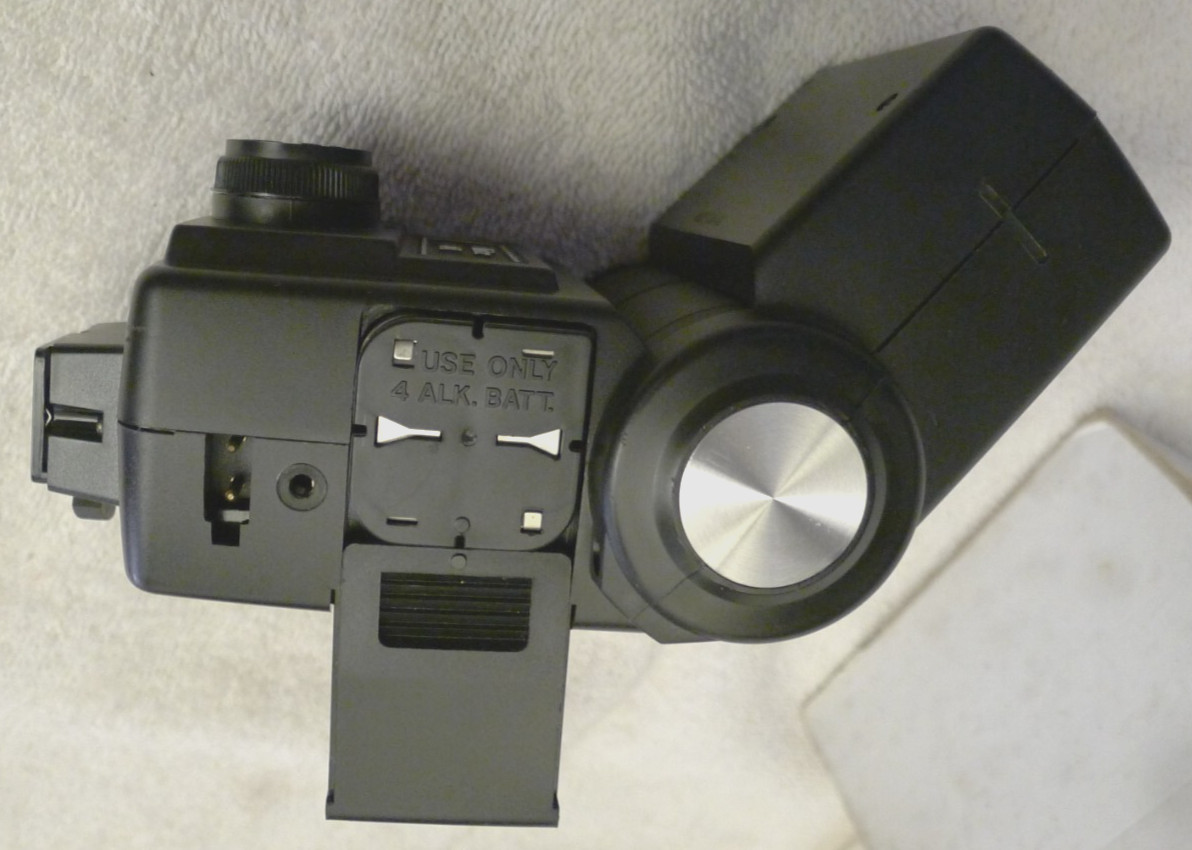 Vivitar 283 Auto Thyristor Electronic Shoe Mount Directional Flash – TESTED B