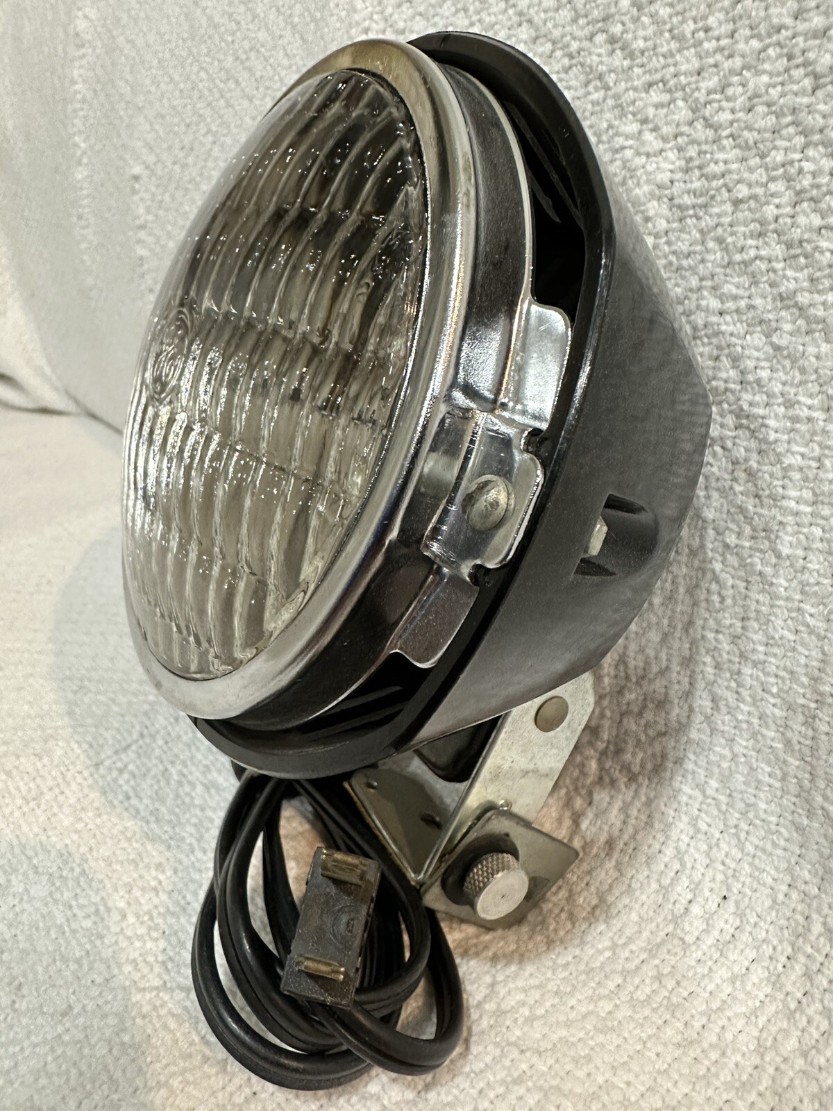 *** Vintage Top Mount Cameralite Light for Super 8 cameras – Extremely Bright
