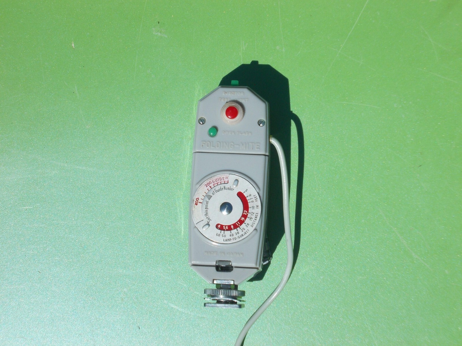 FOLDING-MITE UNIVERSAL CAMERA FLASH VINTAGE MADE IN JAPAN WITH CASE